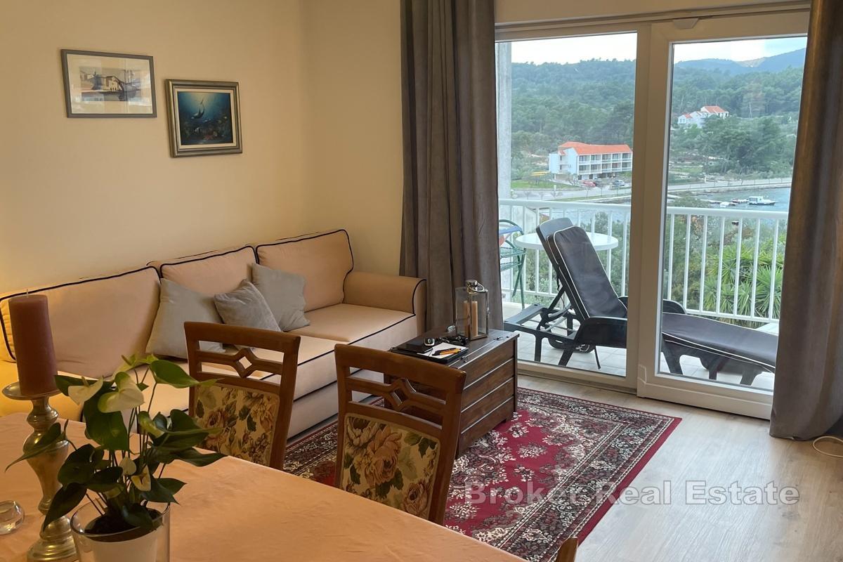 Dvoupatrový apartmán s výhledem na moře, v atraktivní lokalitě