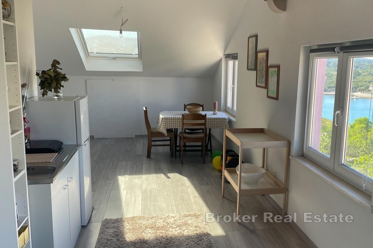 Appartement de deux étages avec vue sur la mer, dans un endroit attrayant