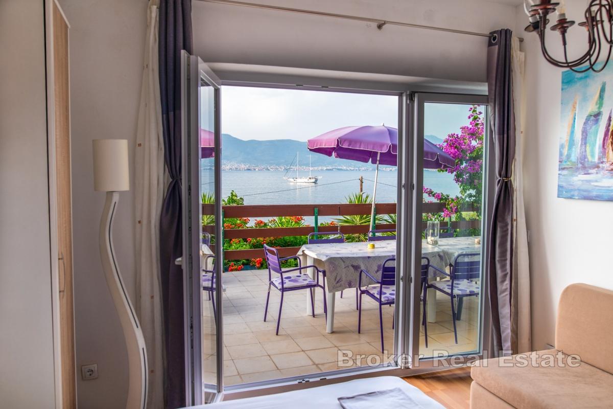 Casa bifamiliare in prima fila sul mare