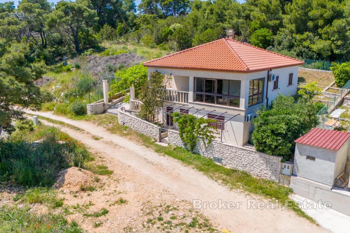 Samostatně stojící dům s výhledem na moře