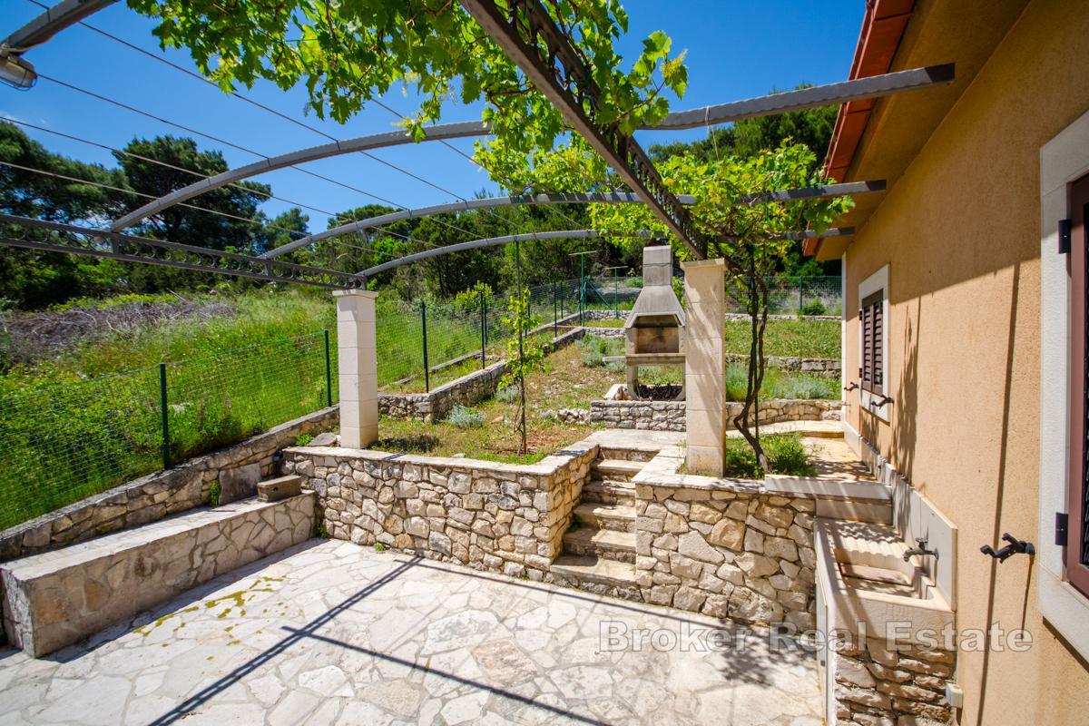 Samostatně stojící dům s výhledem na moře