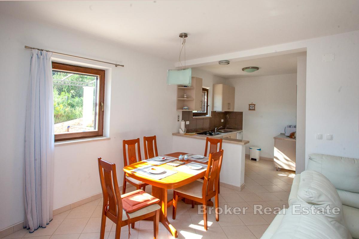 Samostatně stojící dům s výhledem na moře