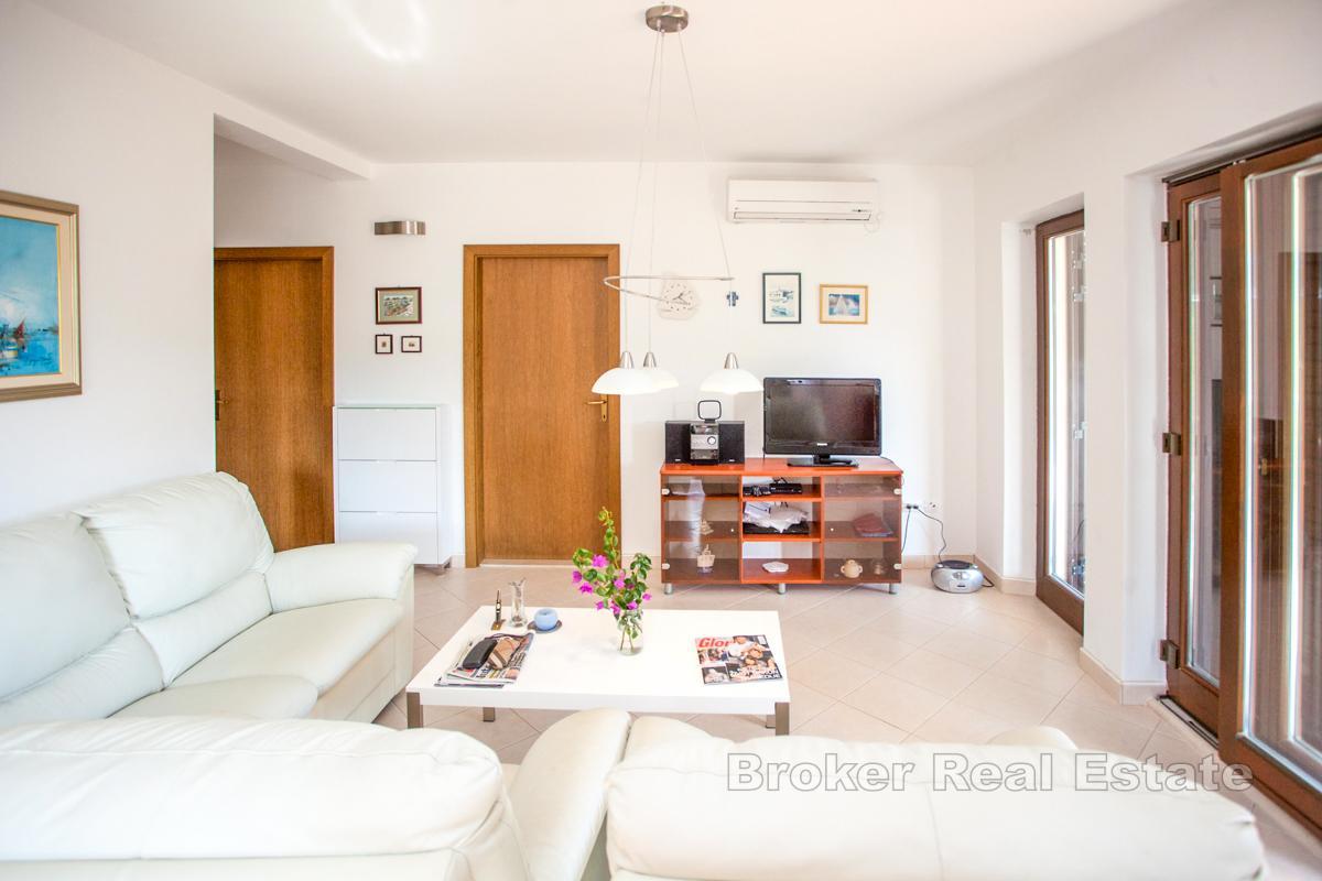 Samostatně stojící dům s výhledem na moře