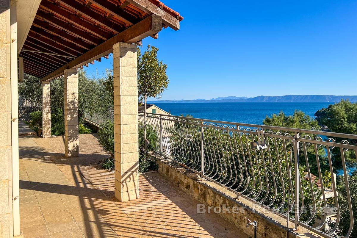 Belle maison avec vue dégagée sur la mer
