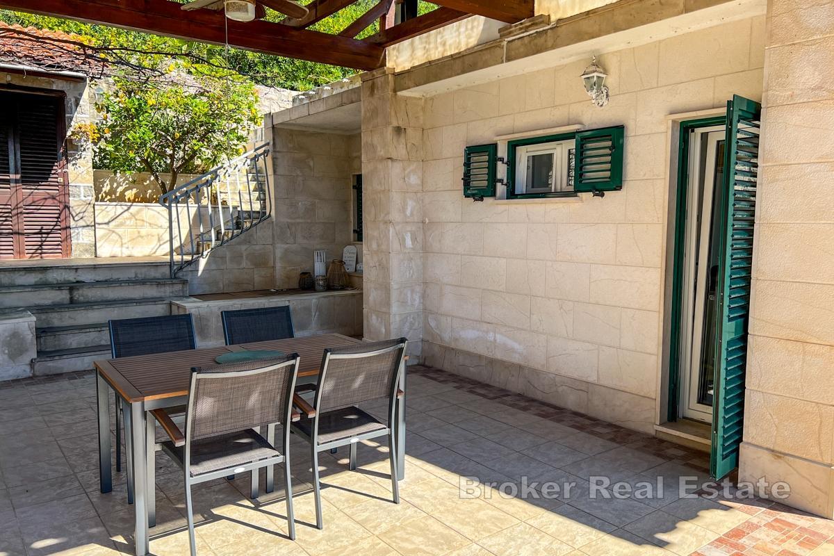 Attraktives Haus mit offenem Meerblick