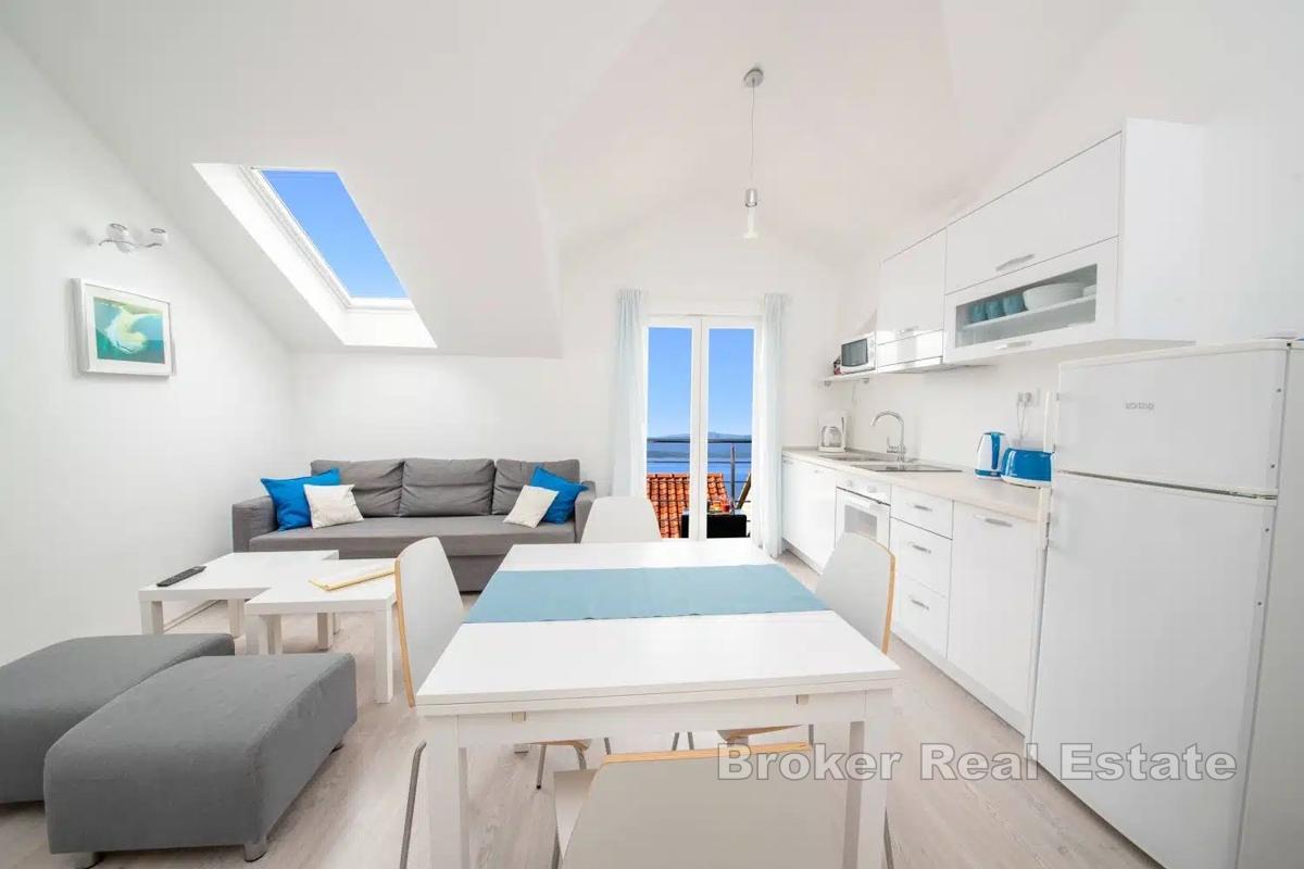 Villa med 4 enheter och havsutsikt