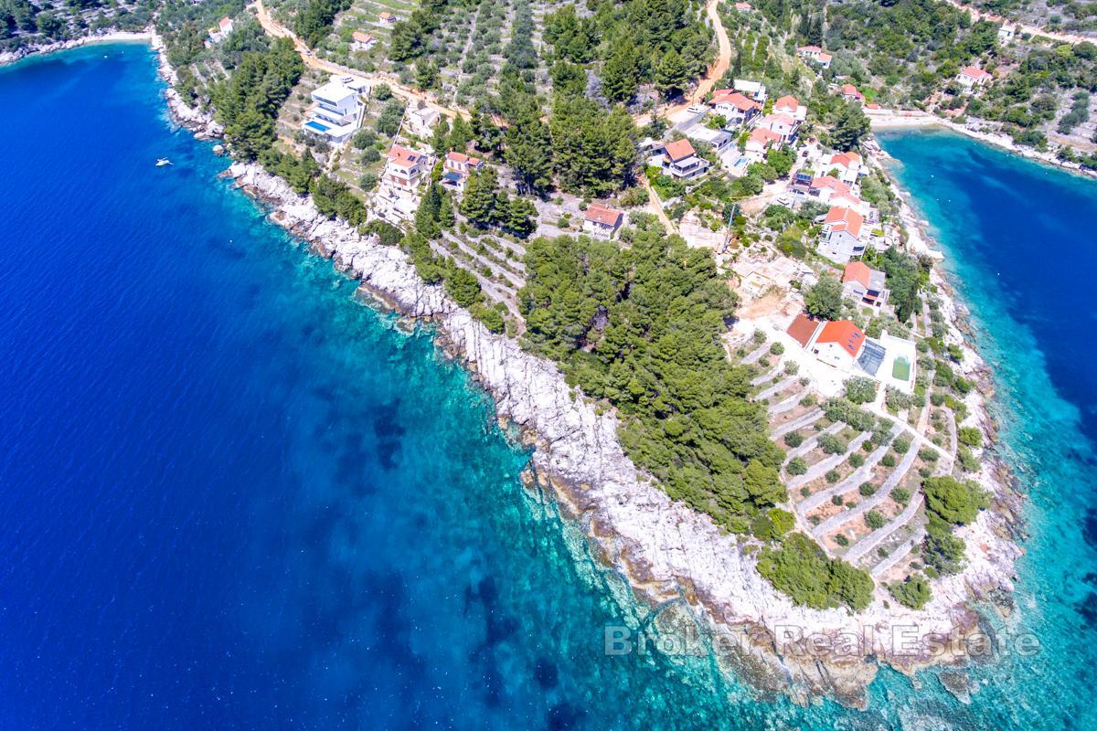 Stavební pozemek v první řadě u moře