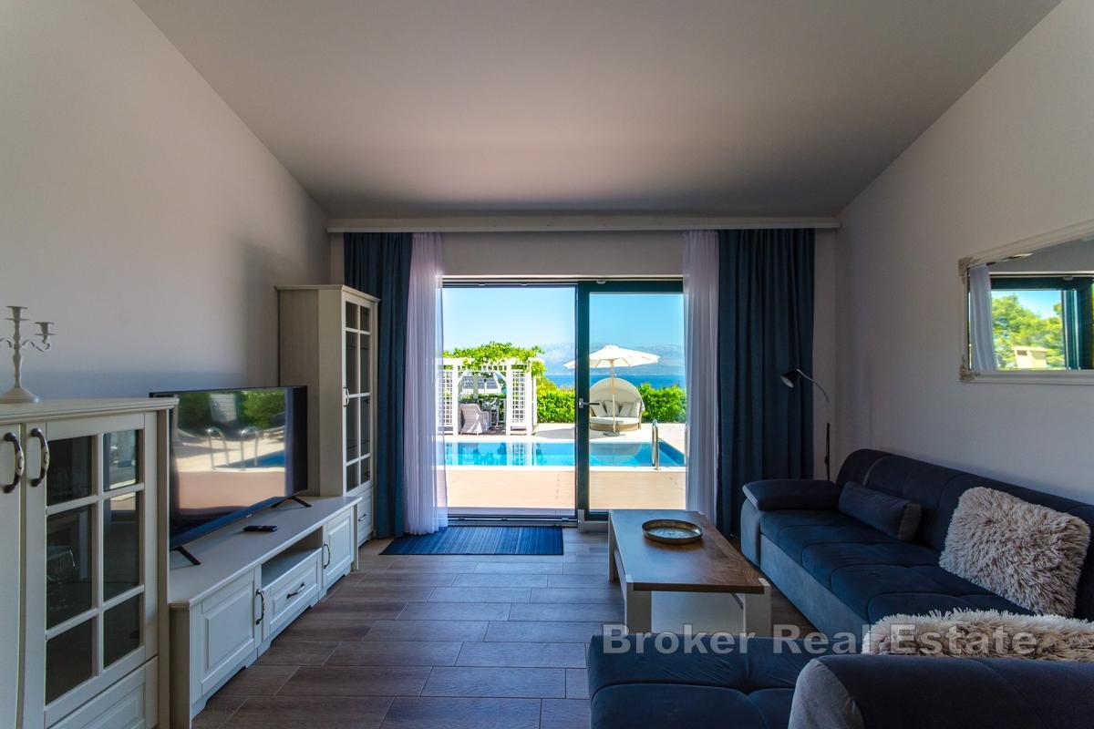 Modernt hus med pool