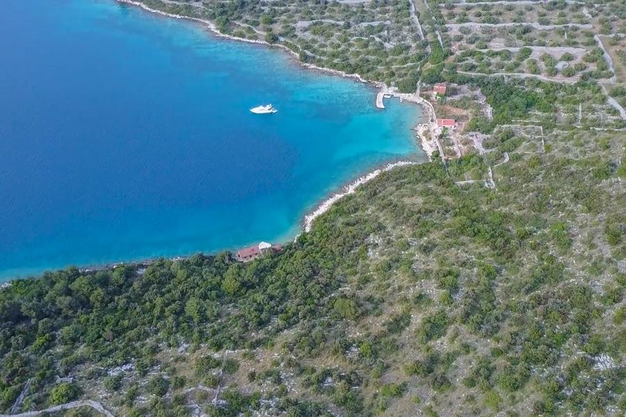 Terrain en bord de mer