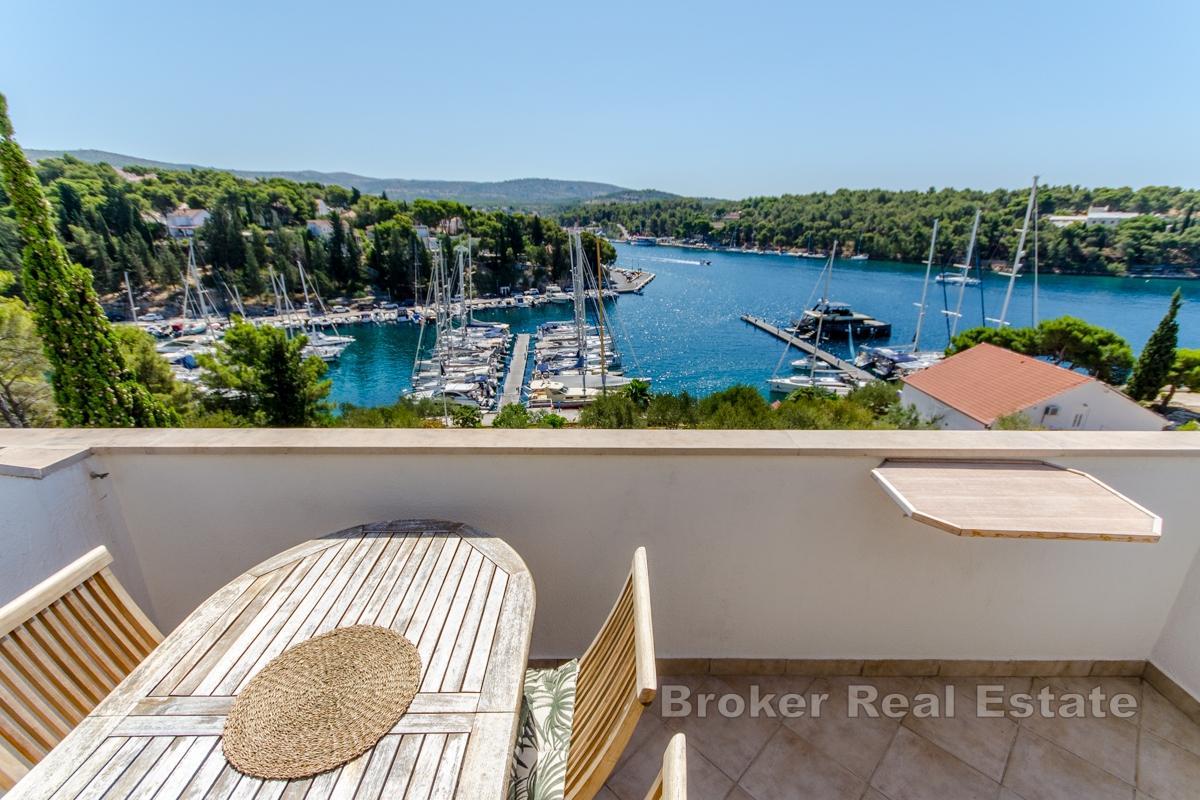 Dvosoban apartman, prvi red do mora