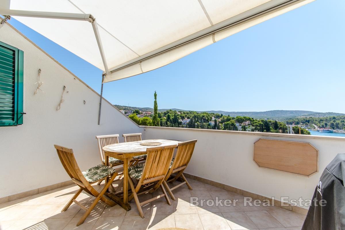 Toroms leilighet, første rad mot sjøen