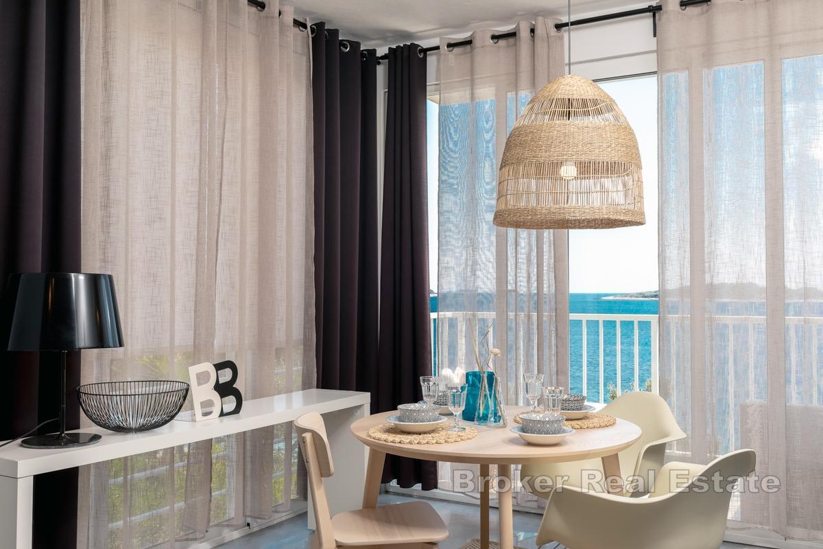 Mediteranska vila smještena uz samu morsku obalu