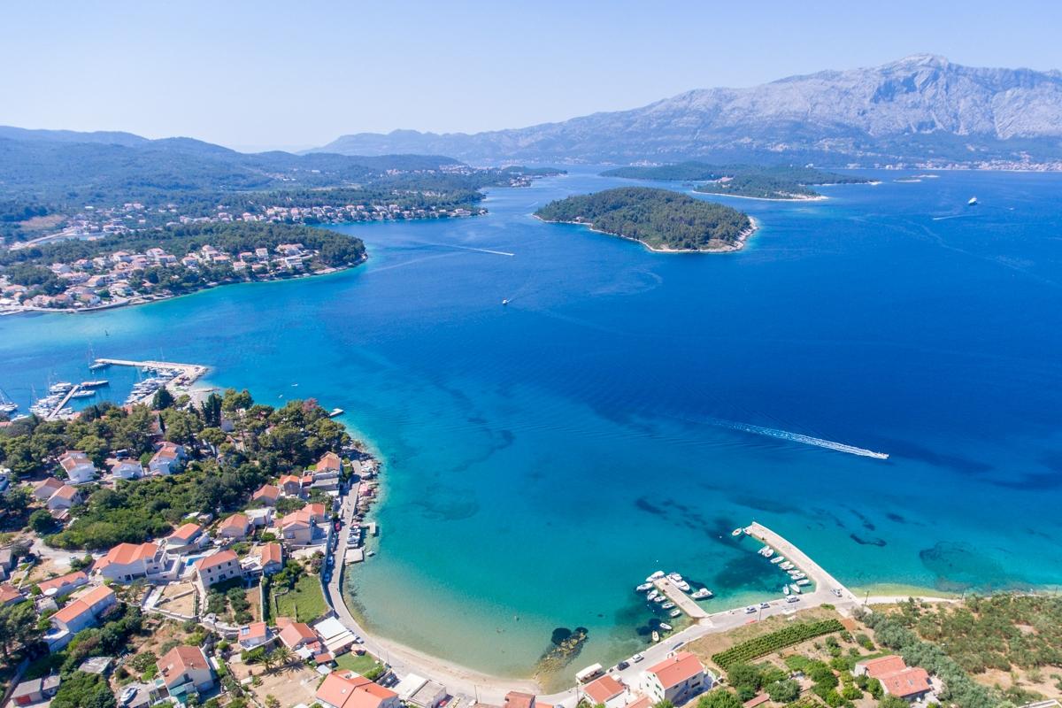 001-2013-250-Korcula-Building-land-in-the-first-row-to-the-sea-for-sale