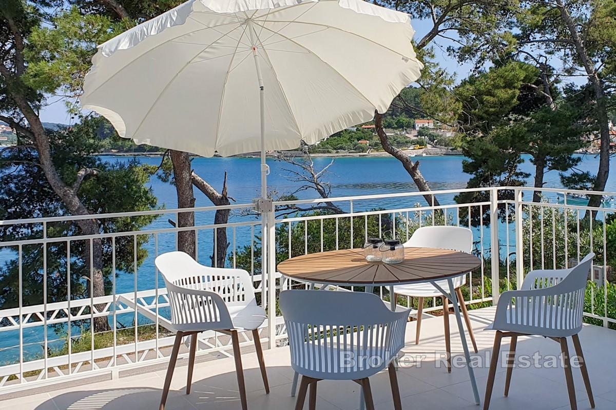 Villa neuve en première ligne de mer