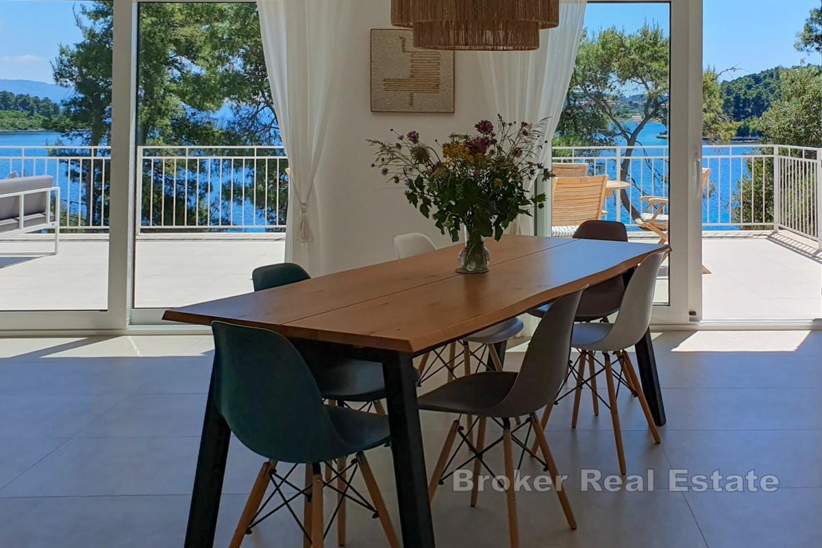 Villa neuve en première ligne de mer