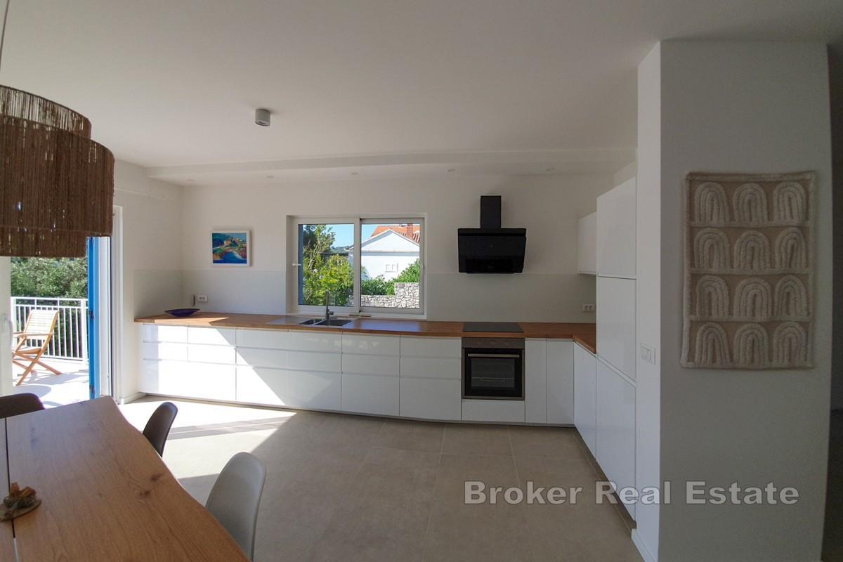 Neubauvilla in erster Reihe zum Meer