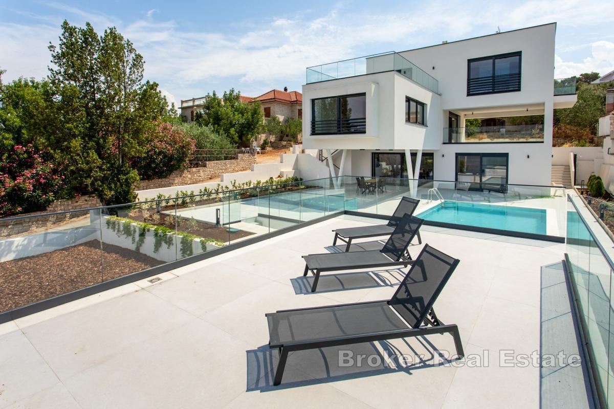Luksusowa willa w pierwszym rzędzie od morza