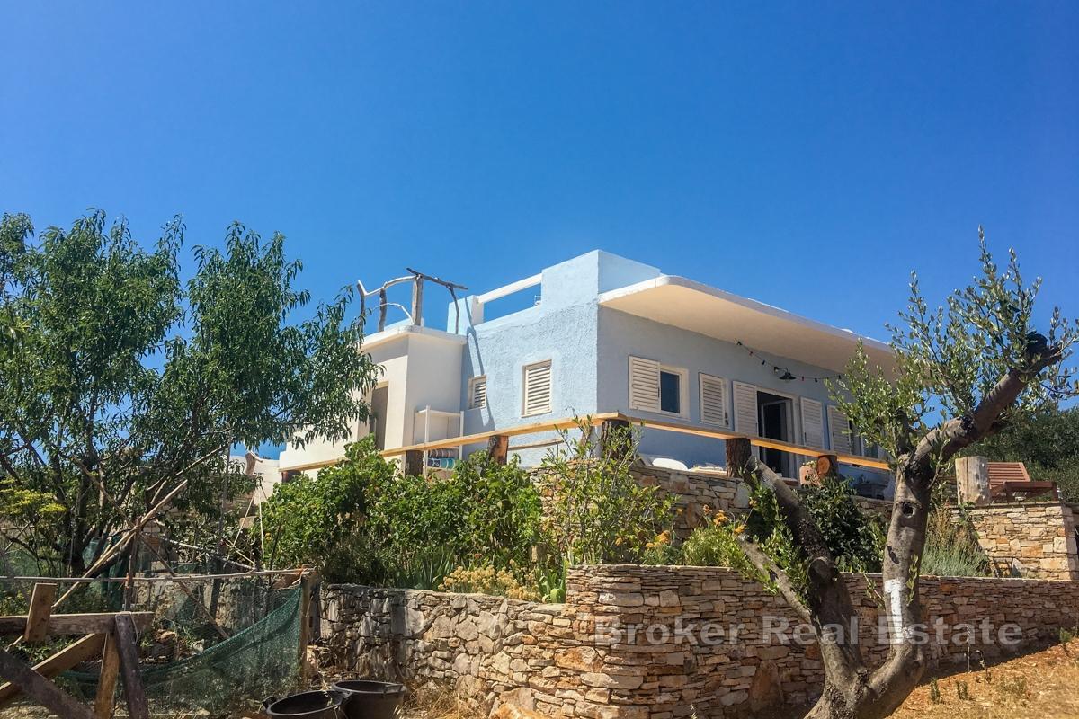 Unik eiendom med havutsikt