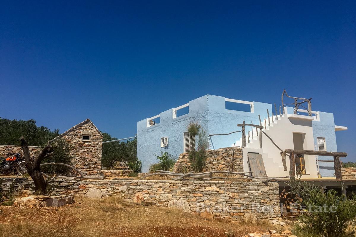 Unik eiendom med havutsikt