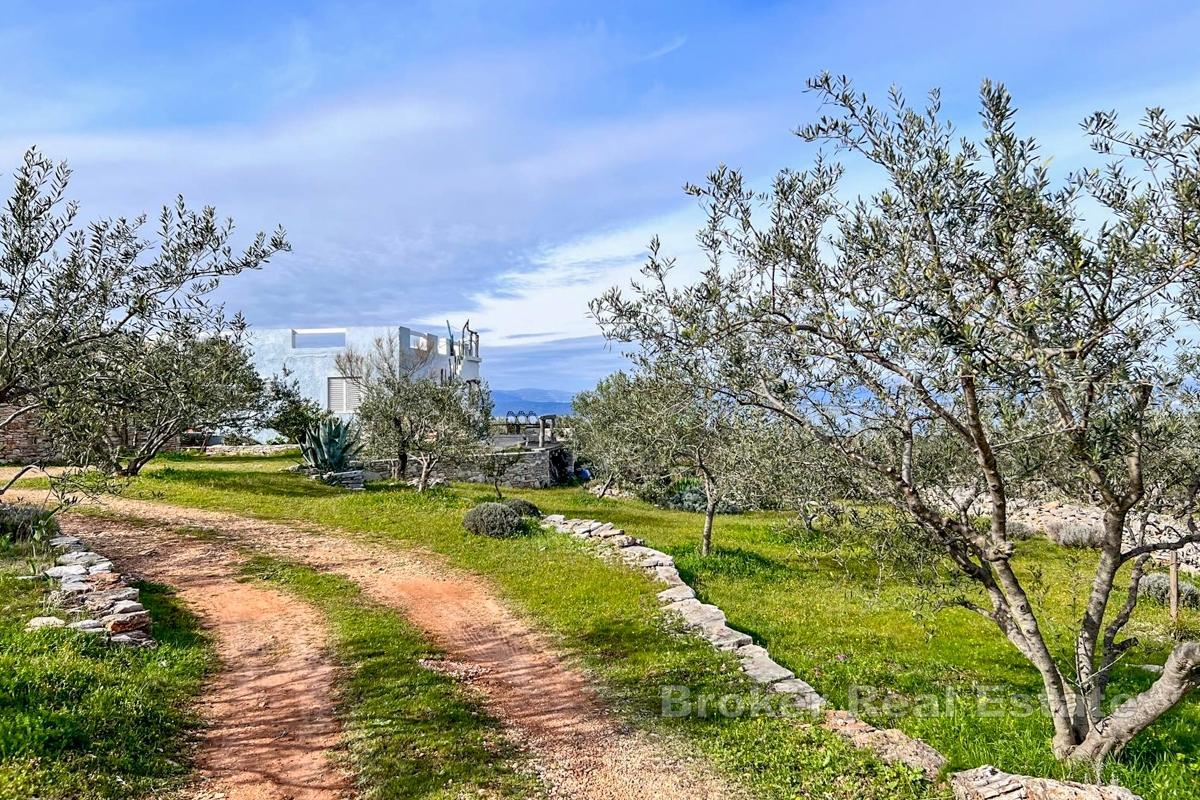 Unik eiendom med havutsikt