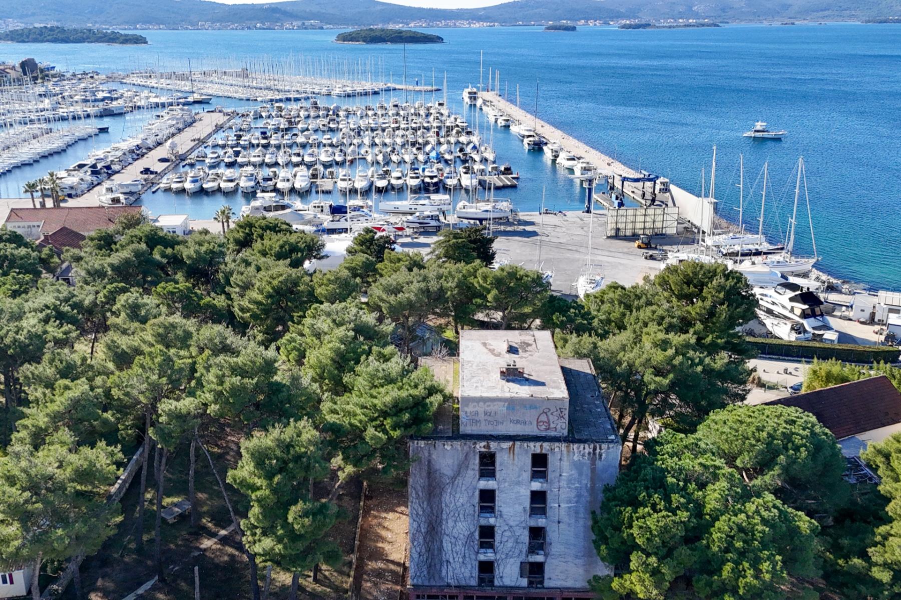 001-2013-258-Biograd-na-moru-Land-in-touristic-T1-zone-for-sale