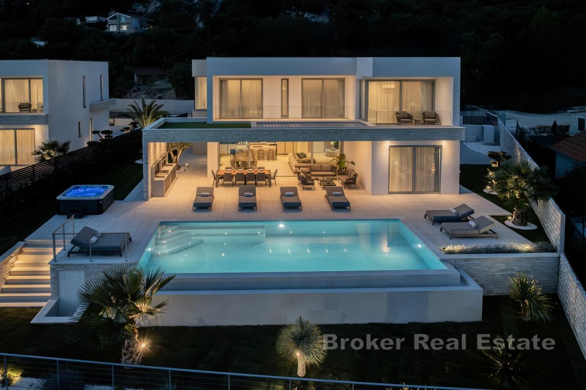 Luxuriöse Villa mit Panoramablick aufs Meer