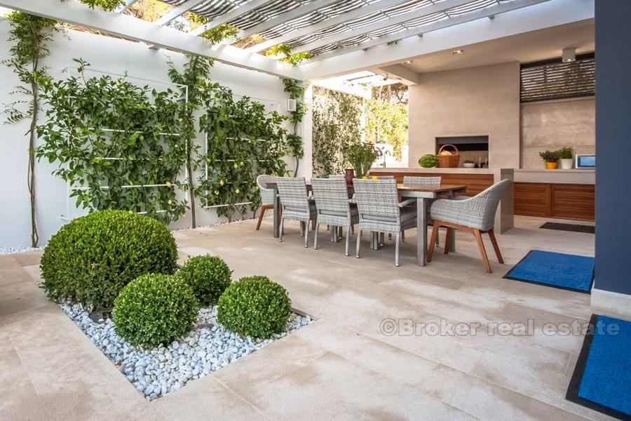 Lyxvilla vid havet, till salu