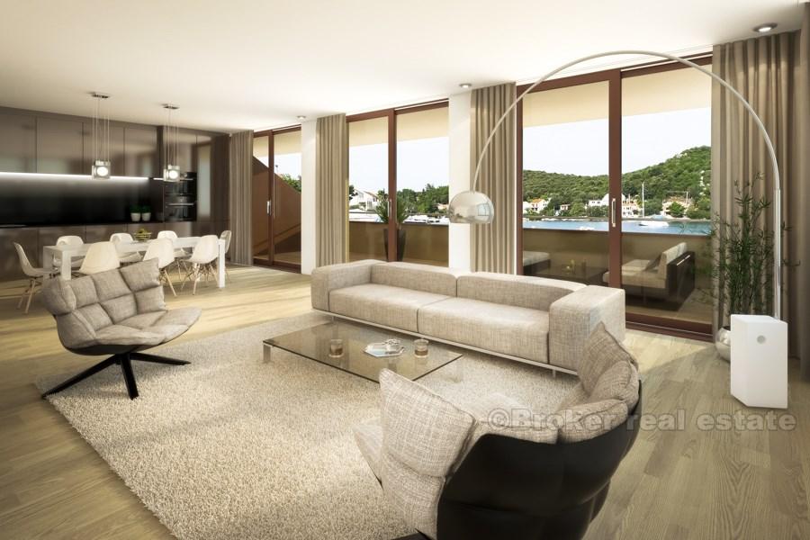 4 appartements, première rangée à la mer, à vendre