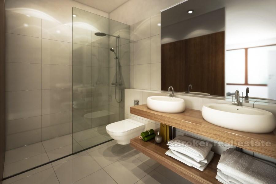 4 apartmana, prvi red do mora, na prodaju