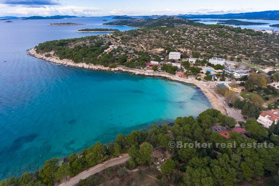 Attractive plot, first row to the sea, for sale