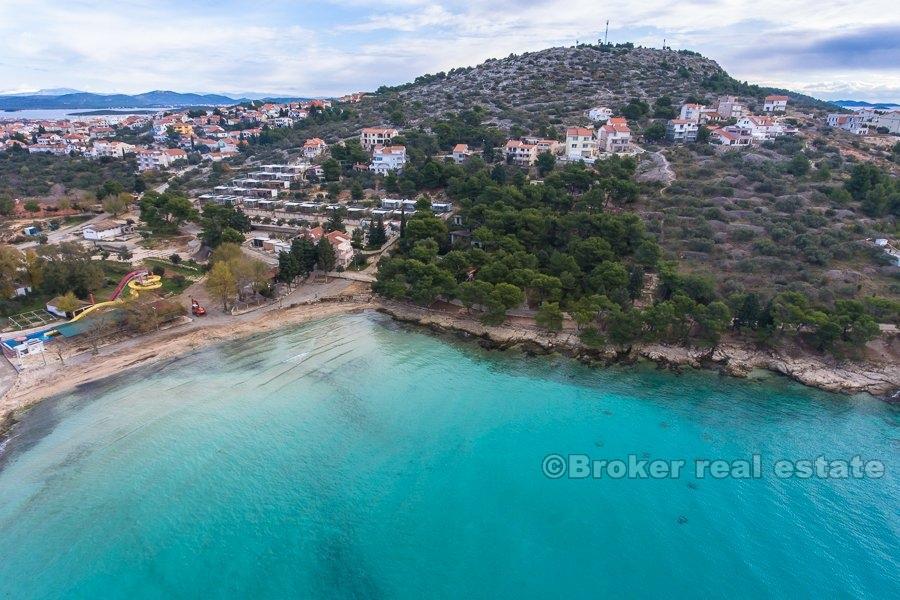 Attractive plot, first row to the sea, for sale