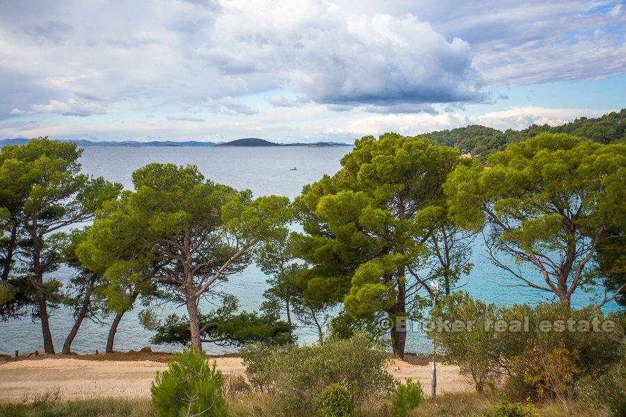 Attractive plot, first row to the sea, for sale
