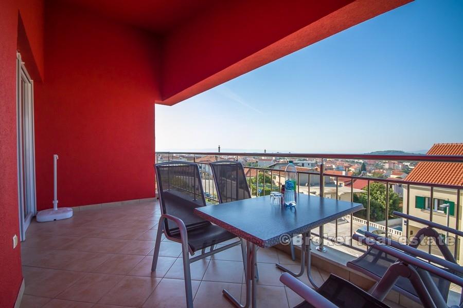 Appartamento con due camere da letto, vista mare, vendita