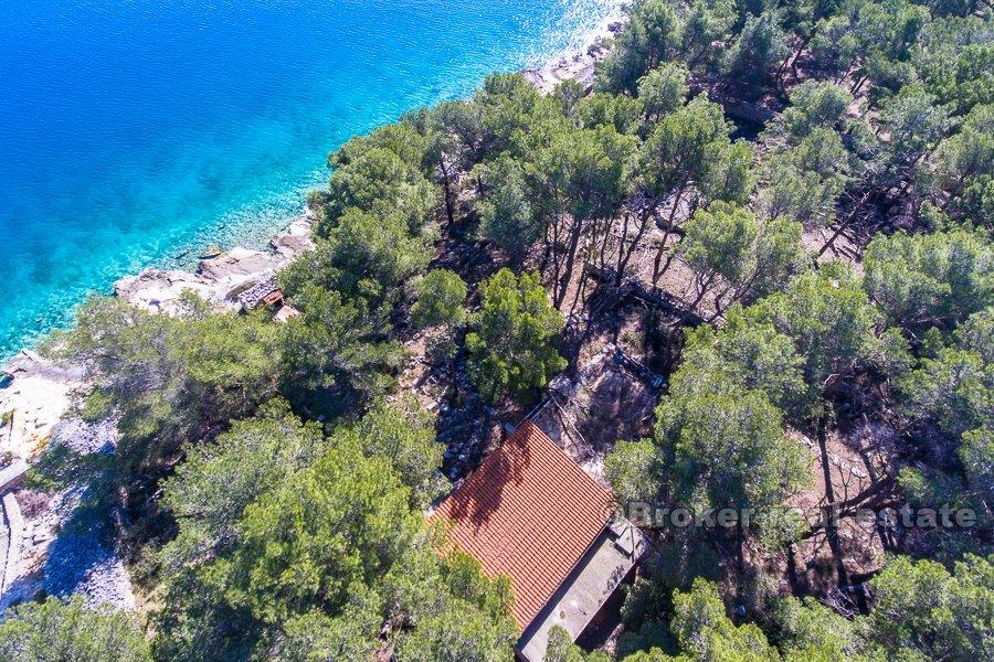 Land first row to the sea, for sale