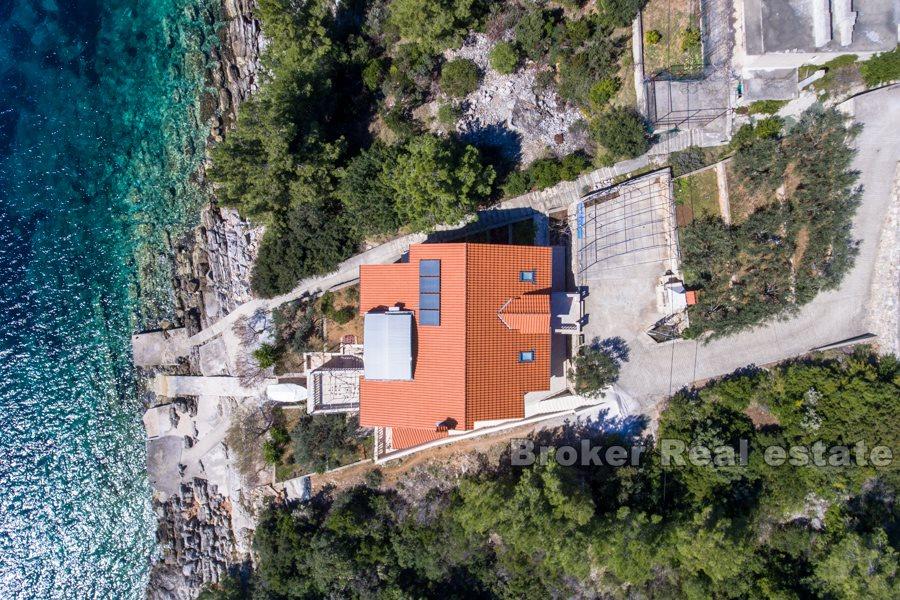 Fristående hus på tre våningar