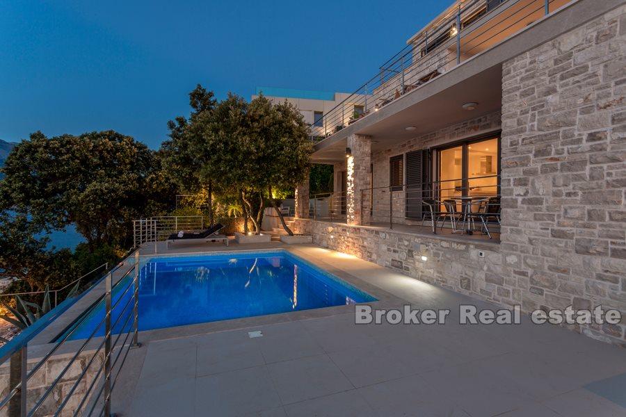 Magnificent luxury seafront villa