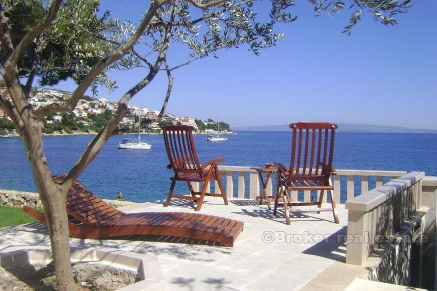 Haus / Villa auf Ciovo Insel, erste Reihe zum Meer