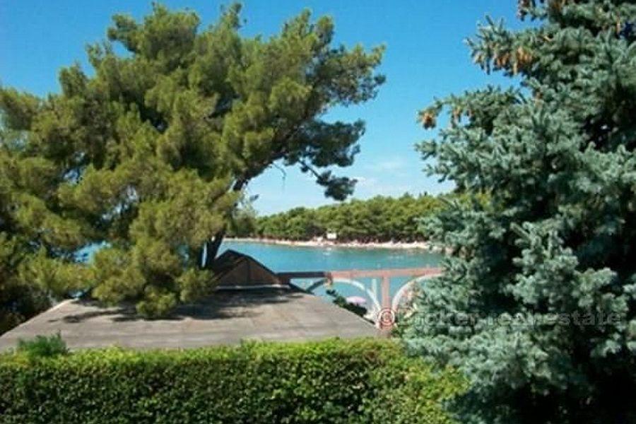 Holiday house, first row to the sea, for sale