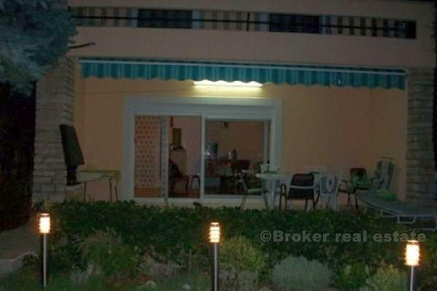 Casa di vacanze, prima fila al mare, in vendita