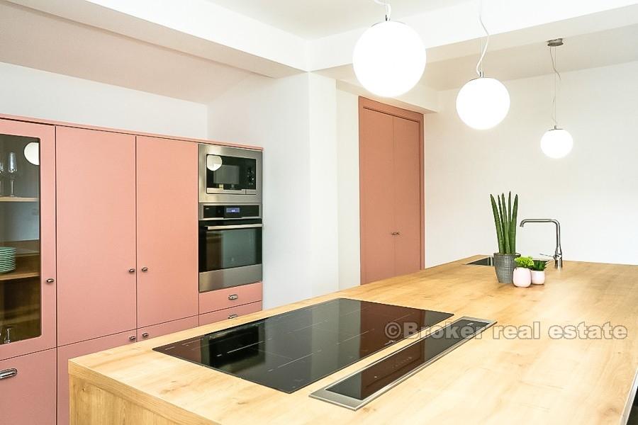 3 etasjes villa, til salgs