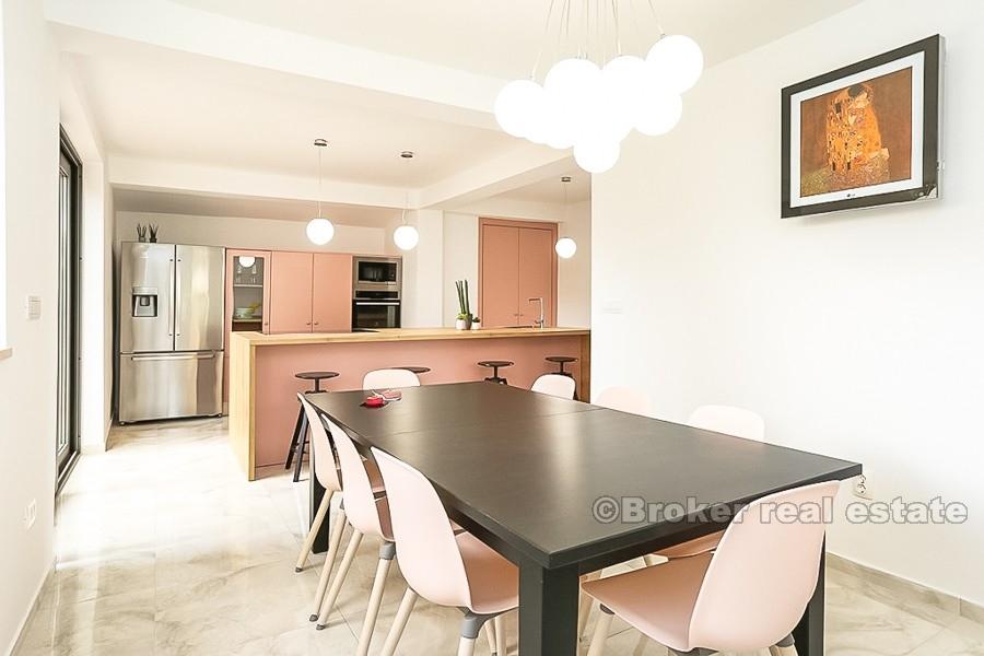 3 etasjes villa, til salgs