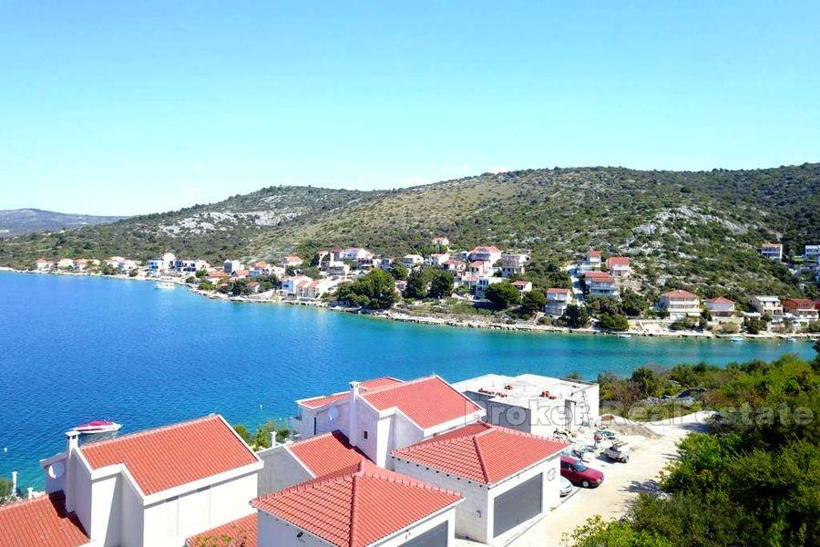 Luksuzna vila s velikim bazenom, na prodaju