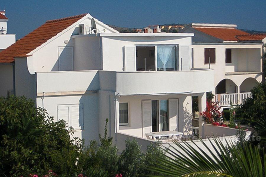 Attraktiv villa vid havet, till salu