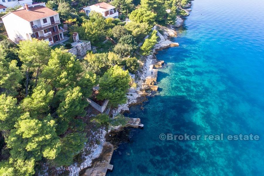 Located in a nice and quite area by the pine forest.