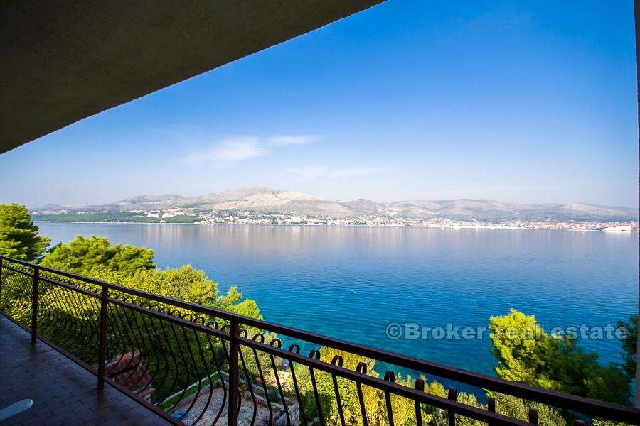 Das Hotel liegt in einer schönen und ruhigen Gegend am Pinienwald.
