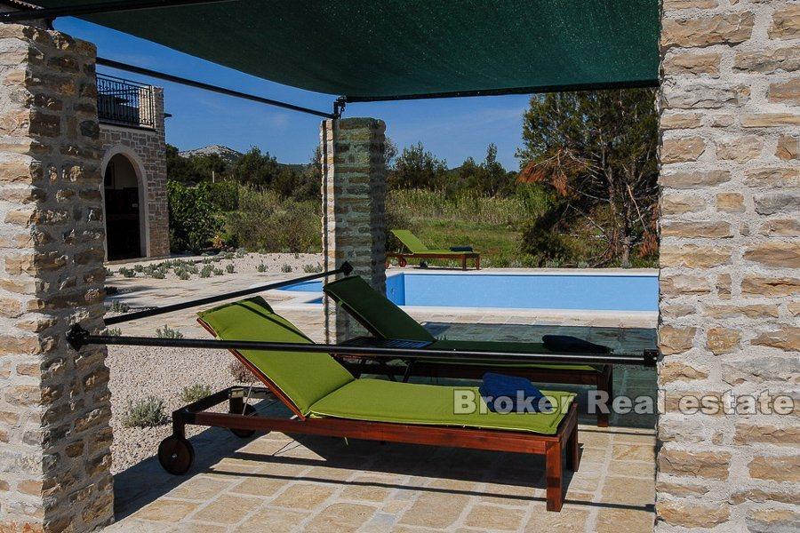 Stone house with sea view, for sale