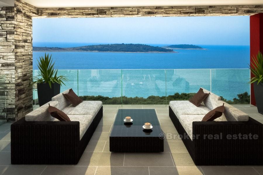 2 immeubles d'appartements, avec vue sur la mer, à vendre