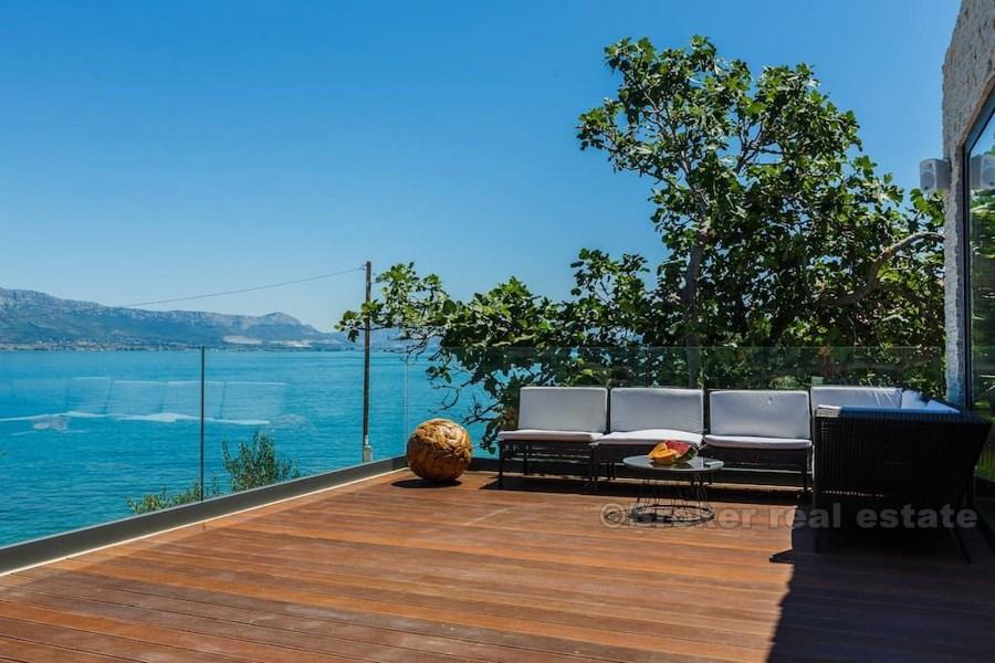 Villa vicino al mare, su 2 piani, in vendita