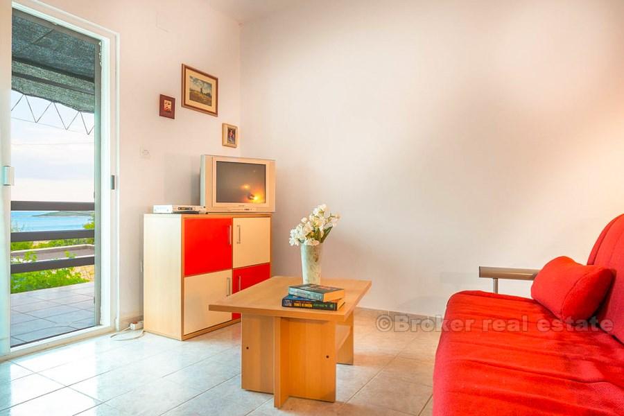 Hus med 4 lägenheter, till salu