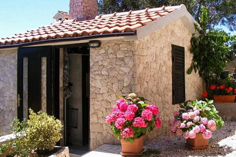 Maison de famille dans la deuxième rangée de la mer, à vendre
